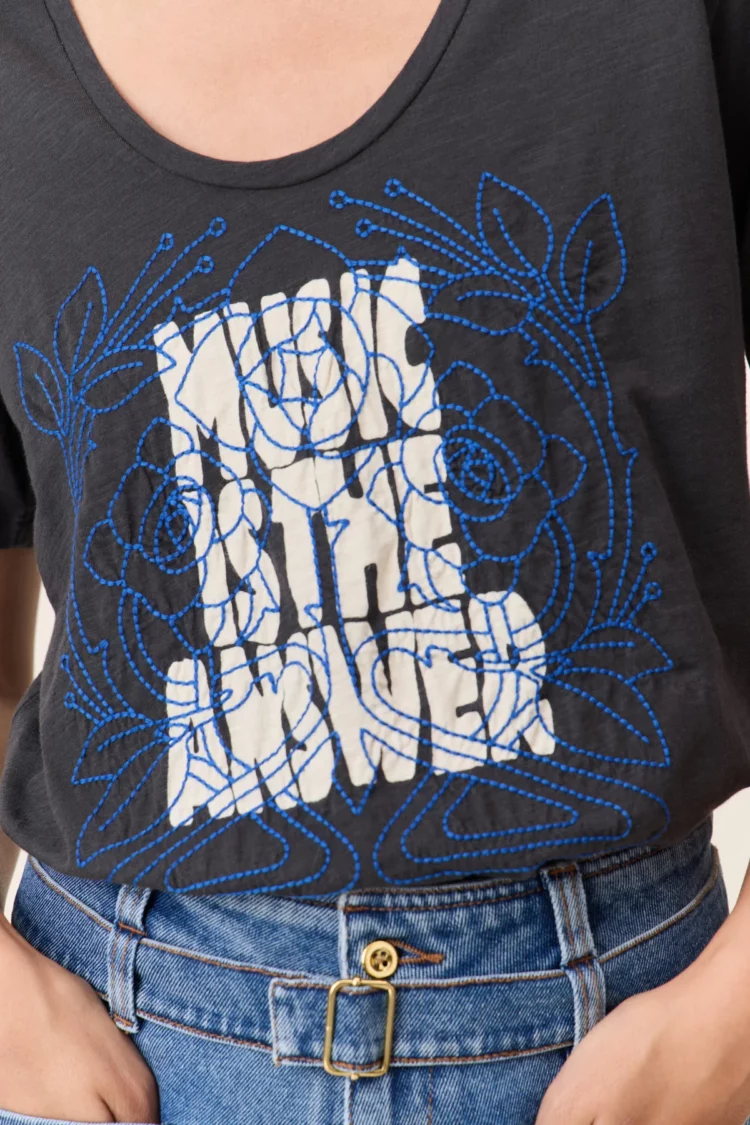 Tee shirt Tizia Answer carbone Leon & Harper – Image 2